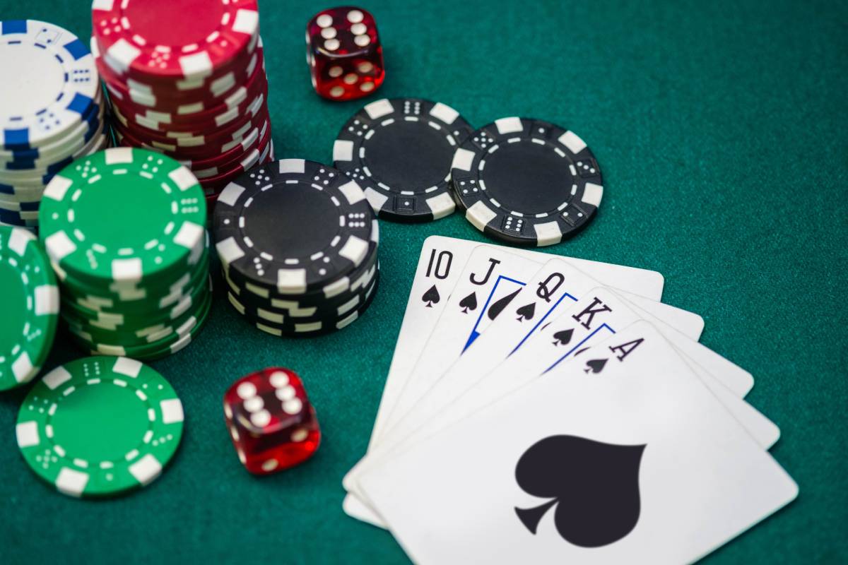 Poker – Trò chơi bài đẳng cấp trong làng cá cược quốc tế Poker – Trò chơi bài đẳng cấp trong làng cá cược quốc tế